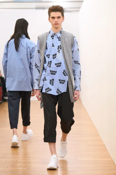 Look 34